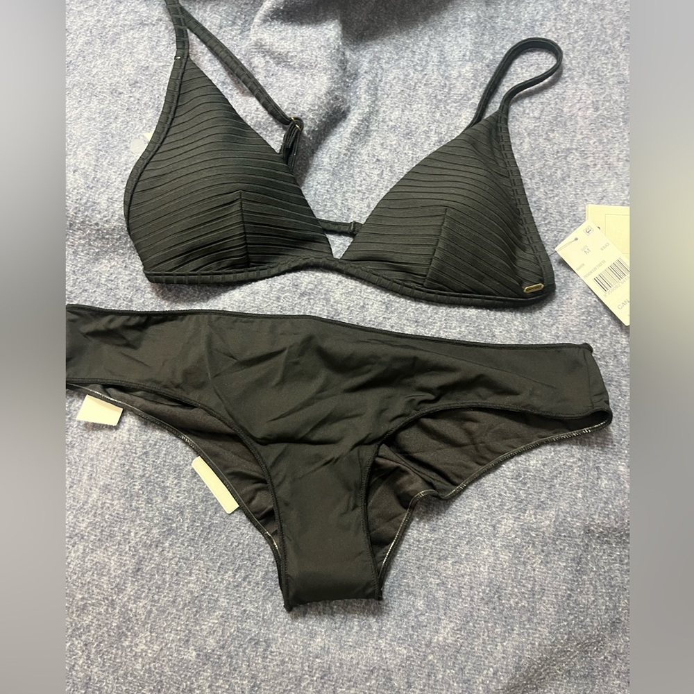 Rip Curl Black Bikini Triangle Top oNLY Size Medium  NWT
